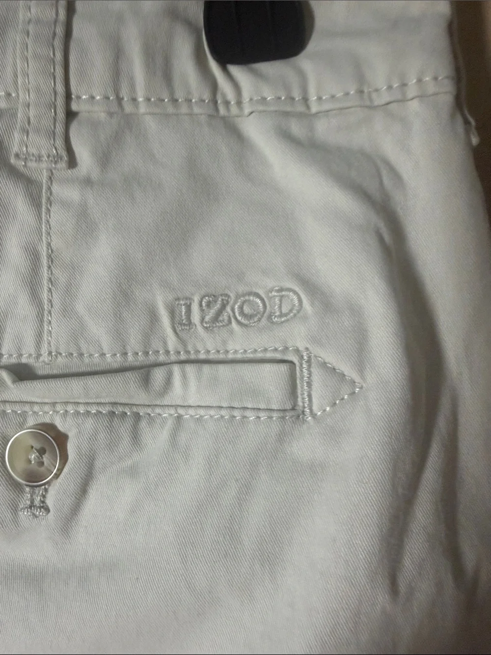 Izod White Flat-Front Men's Shorts